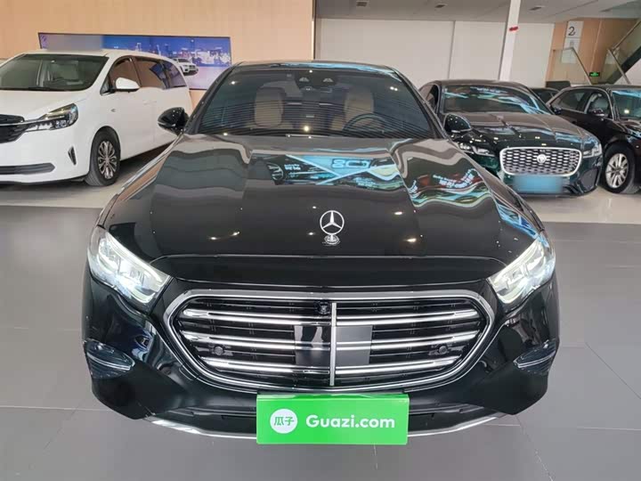 Фото 3 - Mercedes-Benz E-Class