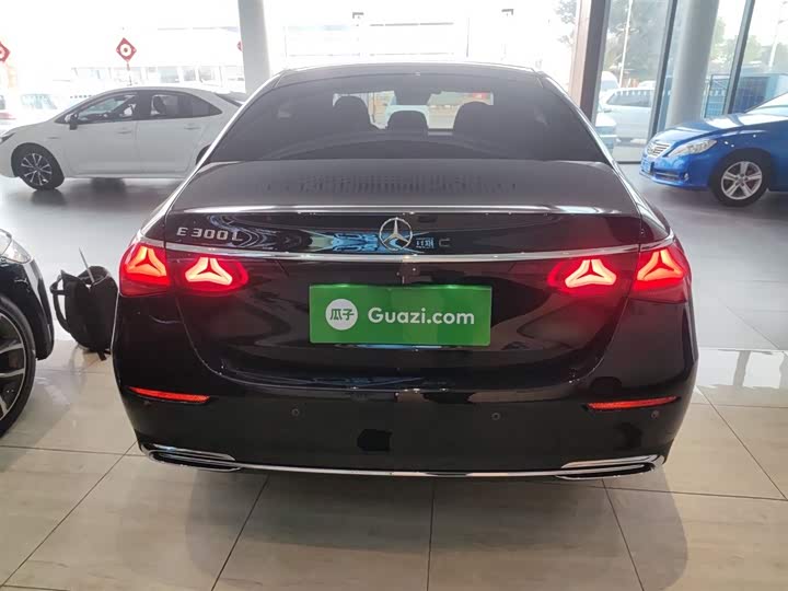 Фото 6 - Mercedes-Benz E-Class