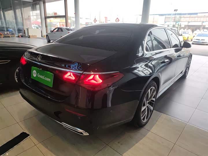 Фото 7 - Mercedes-Benz E-Class