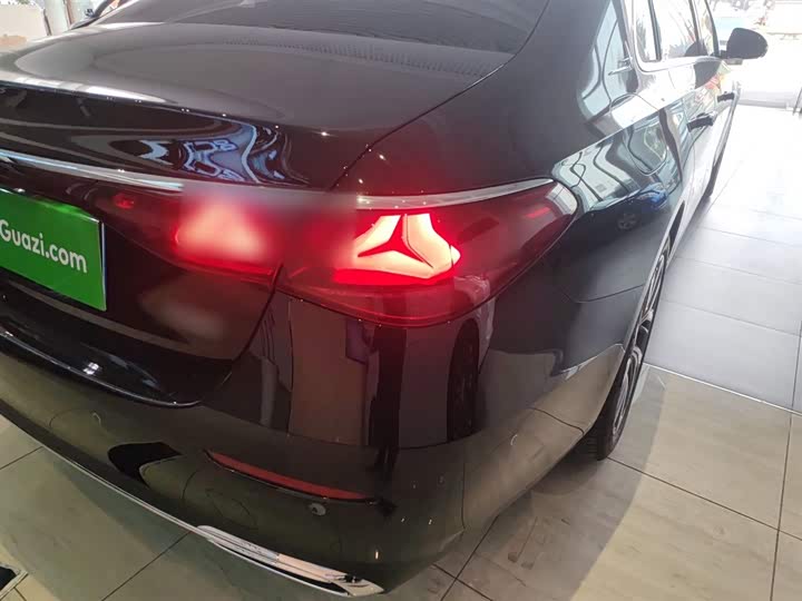 Фото 8 - Mercedes-Benz E-Class