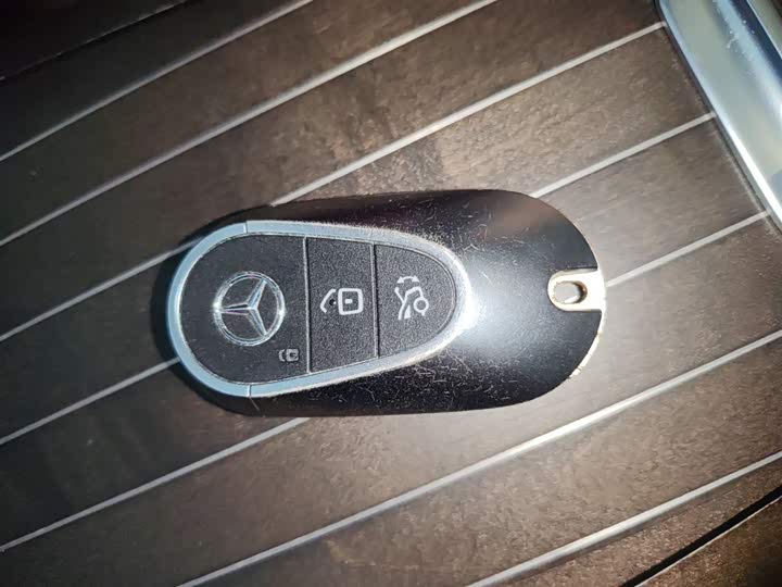 Фото 9 - Mercedes-Benz E-Class