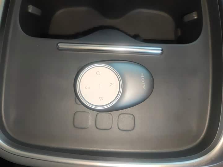 Фото 9 - GAC Aion UT