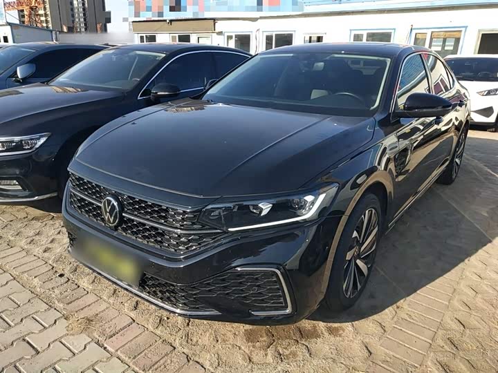 Фото 2 - Volkswagen Passat