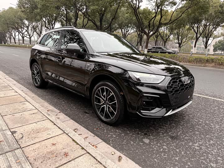 Фото 3 - Audi Q5L