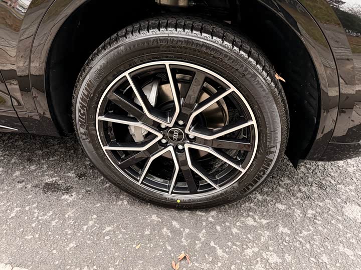 Фото 4 - Audi Q5L