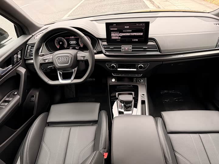 Фото 9 - Audi Q5L