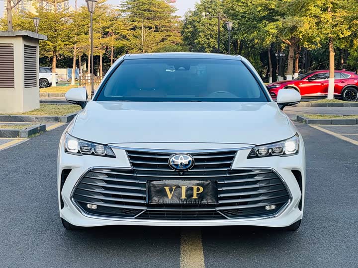 Фото 2 - Toyota Avalon