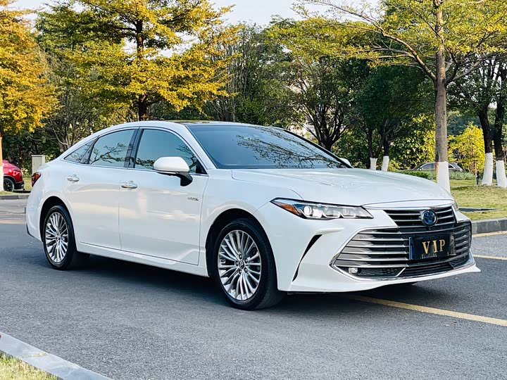 Фото 3 - Toyota Avalon