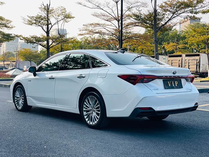 Фото 4 - Toyota Avalon