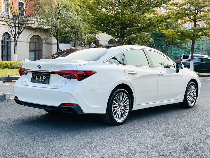 Фото 6 - Toyota Avalon