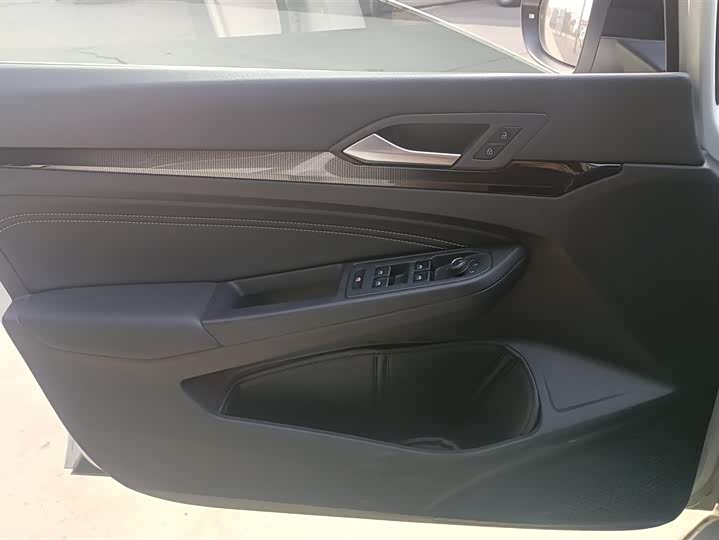 Фото 7 - Volkswagen Golf