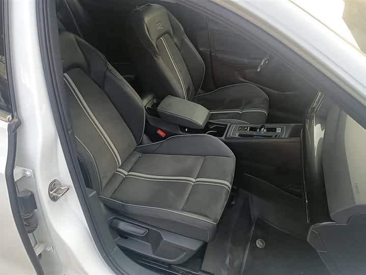 Фото 8 - Volkswagen Golf