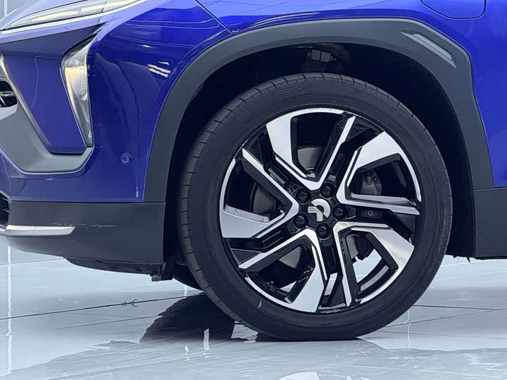 Фото 8 - Nio EC6