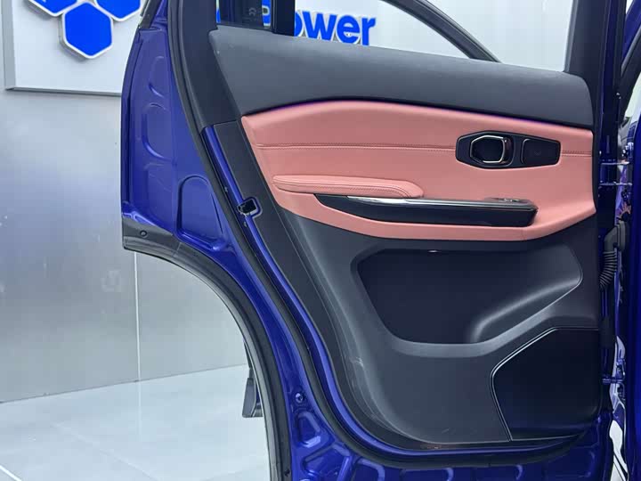 Фото 9 - Nio EC6