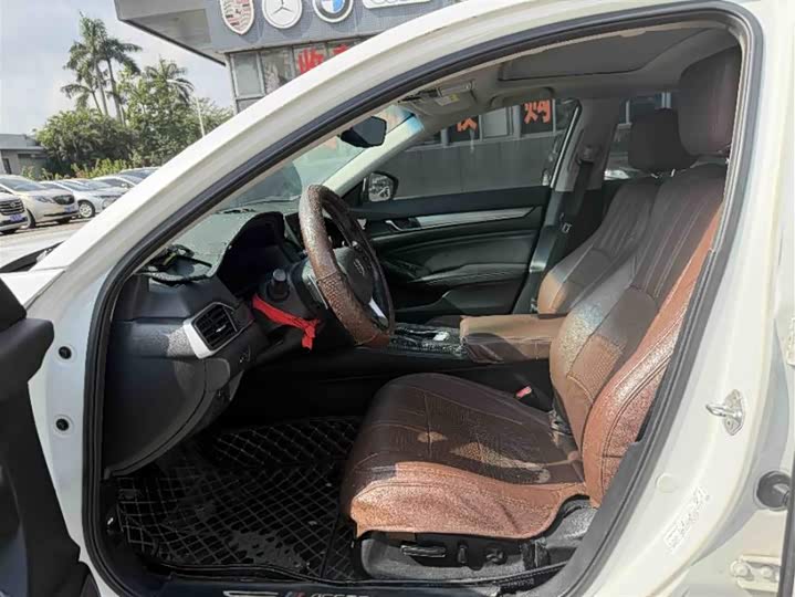 Фото 3 - Honda Accord