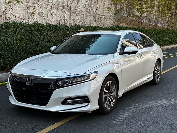 Фото 1 - Honda Accord
