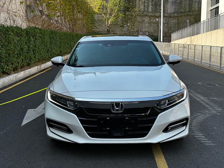 Фото 2 - Honda Accord