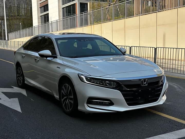 Фото 3 - Honda Accord