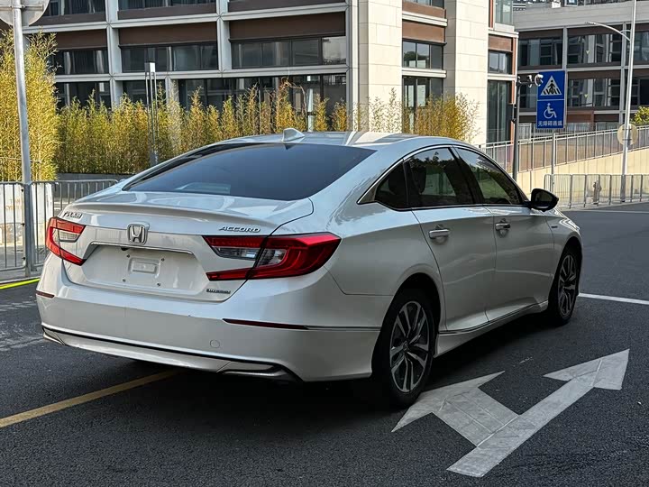 Фото 6 - Honda Accord