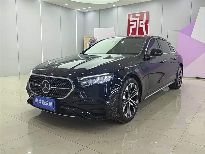 Фото 1 - Mercedes-Benz E-Class