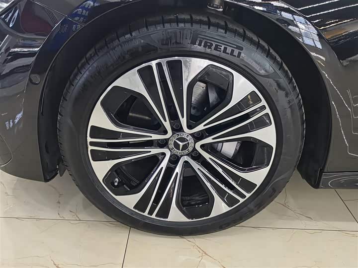 Фото 8 - Mercedes-Benz E-Class