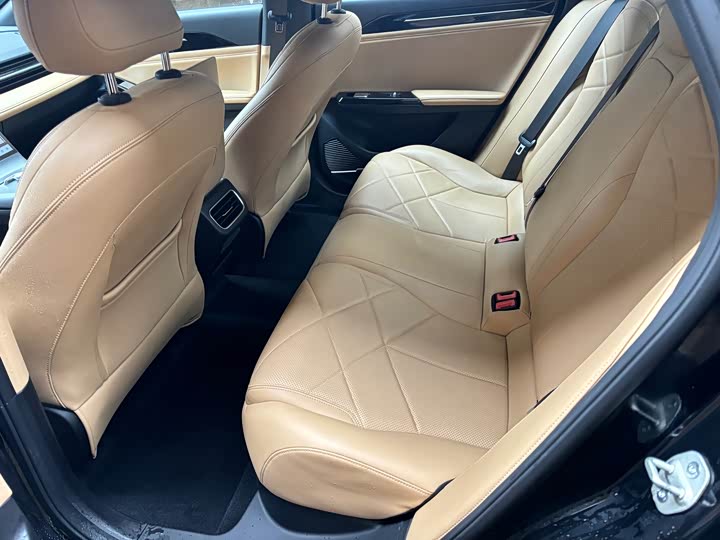 Фото 7 - Geely Galaxy L6