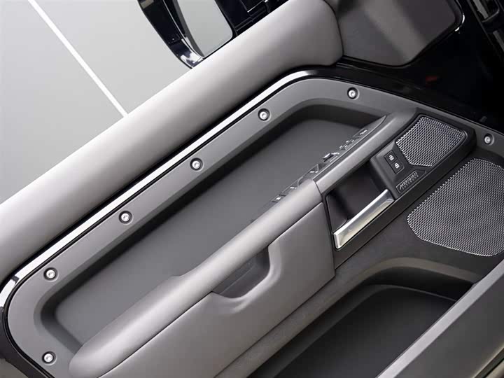 Фото 7 - Land Rover Defender