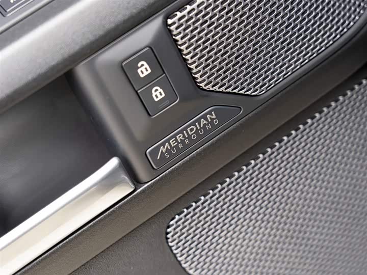 Фото 8 - Land Rover Defender