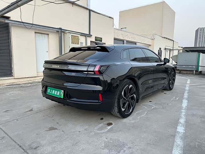 Фото 7 - Zeekr 001