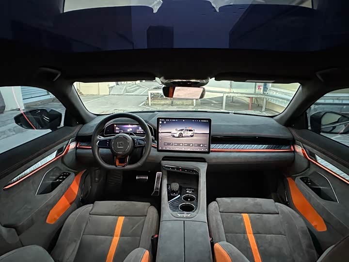 Фото 8 - Zeekr 001