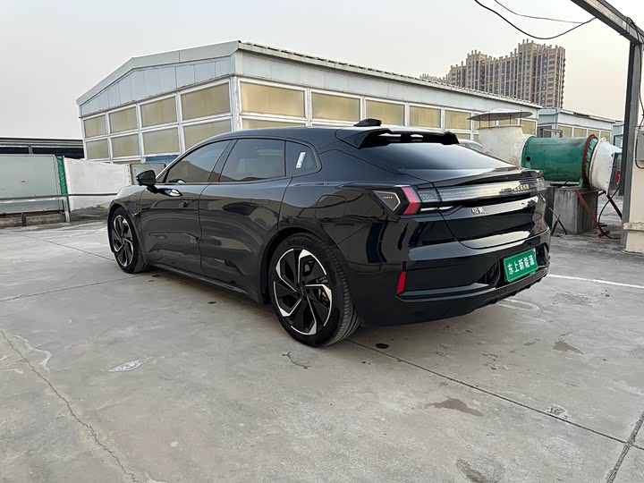 Фото 9 - Zeekr 001