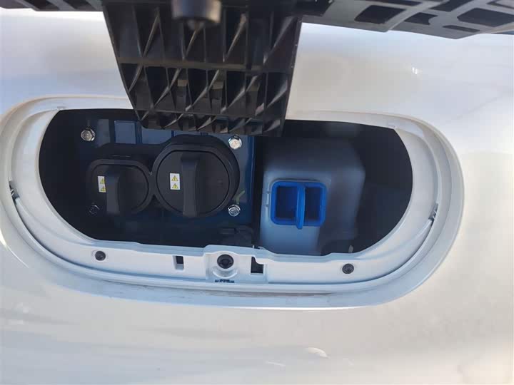 Фото 3 - Bestune Pony