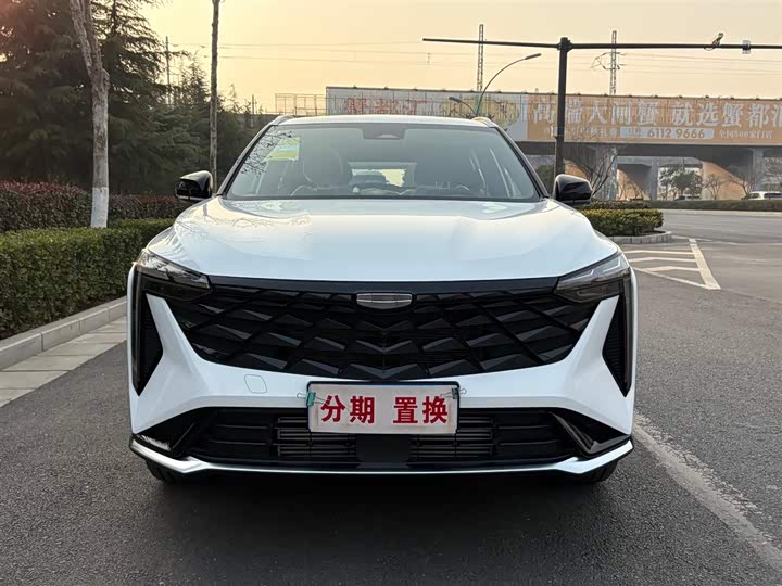 Фото 2 - Geely Atlas