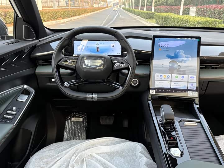 Фото 6 - Geely Atlas