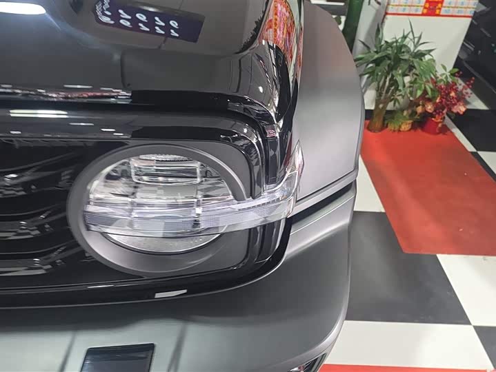 Фото 5 - Tank 300