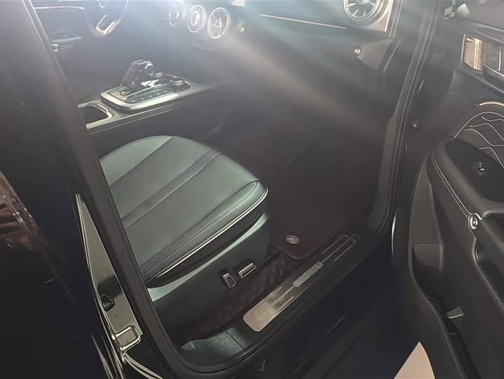 Фото 8 - Tank 300