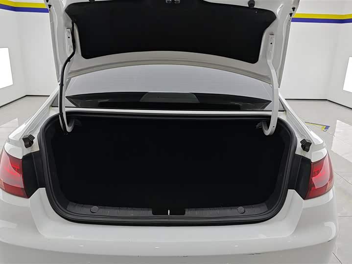 Фото 4 - Geely Emgrand GL