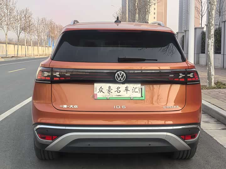 Фото 6 - Volkswagen ID.6 Crozz