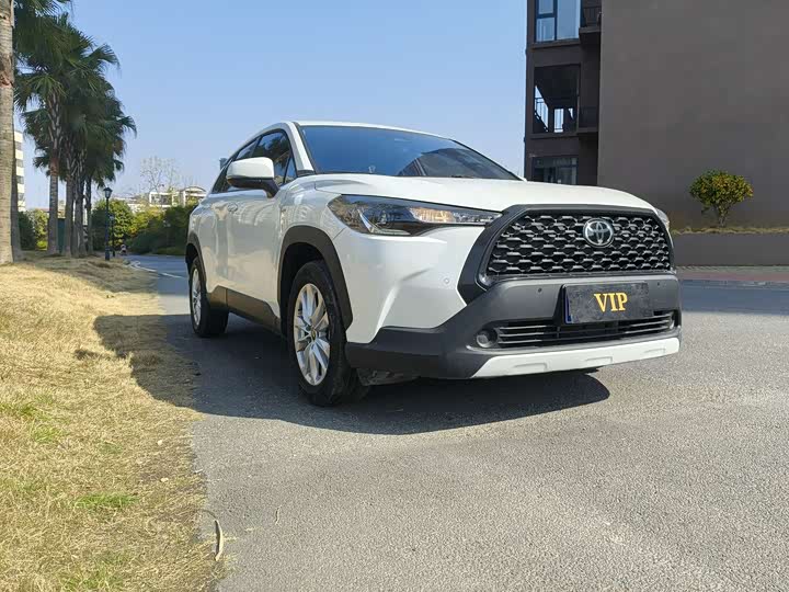 Фото 1 - Toyota Corolla Cross