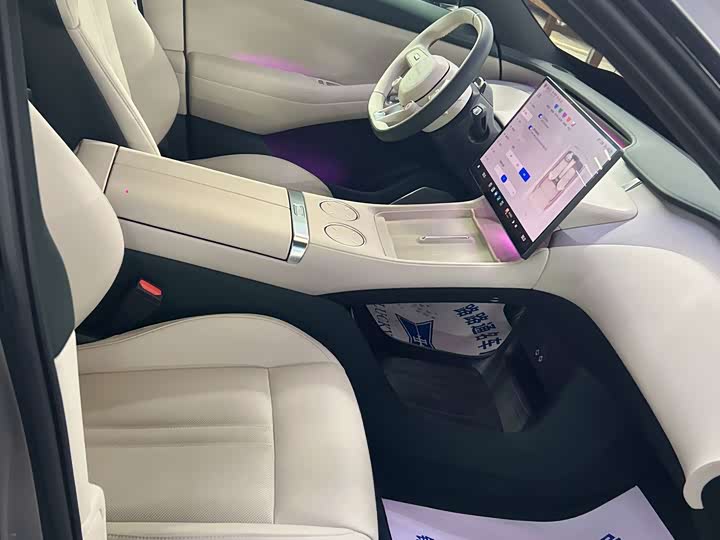 Фото 8 - Xiaomi YU7