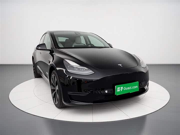 Фото 8 - Tesla Model Y