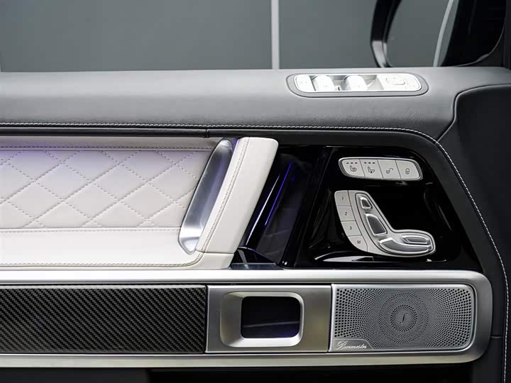 Фото 9 - Mercedes-Benz G-Class