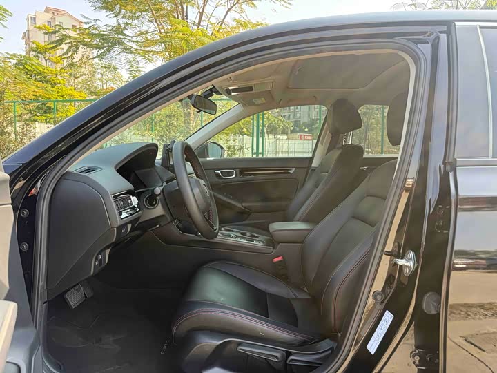 Фото 4 - Honda Civic