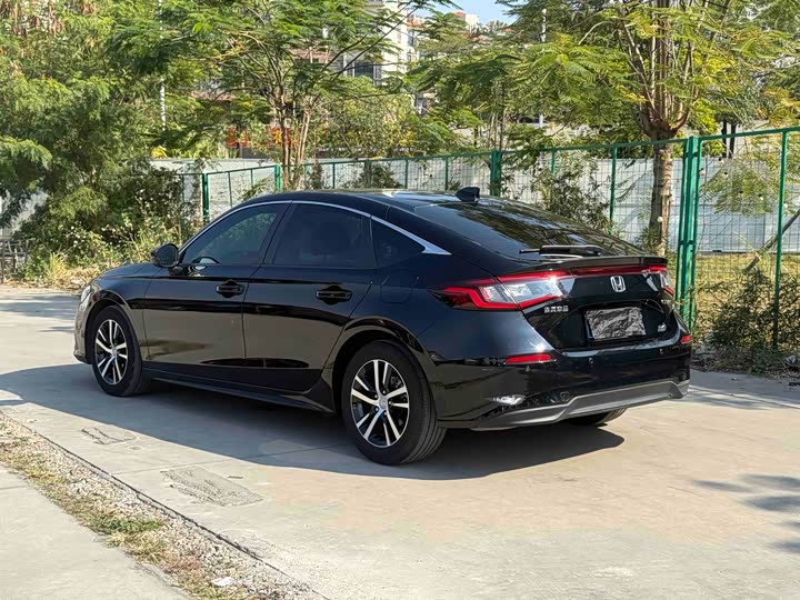 Фото 8 - Honda Civic