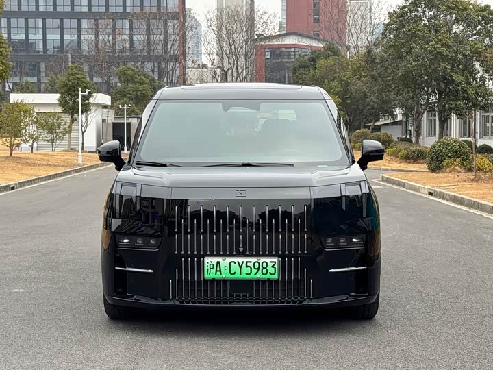 Фото 2 - Zeekr 009