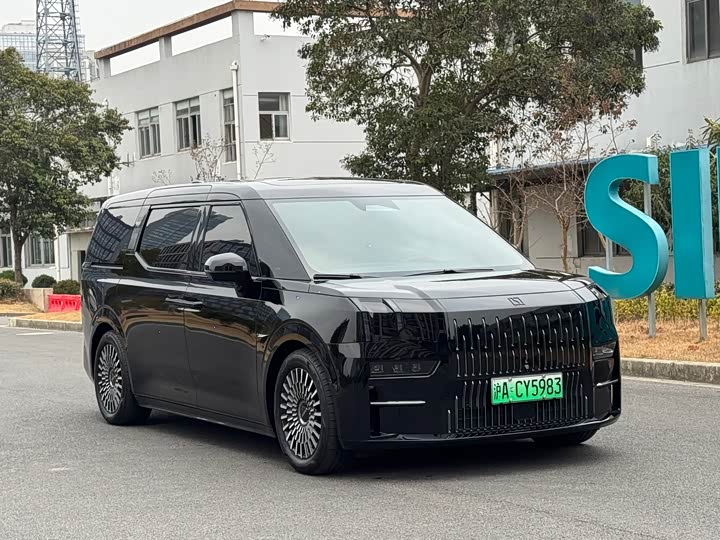 Фото 3 - Zeekr 009