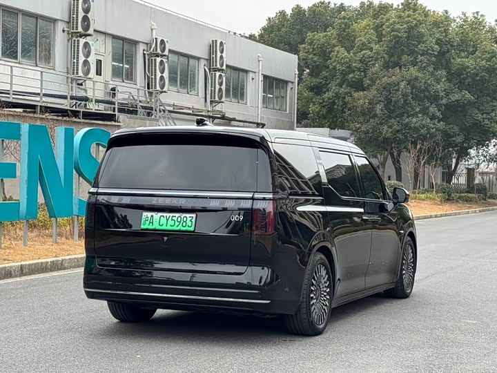 Фото 7 - Zeekr 009