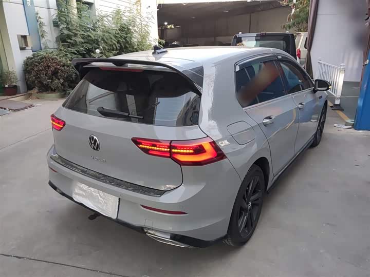 Фото 7 - Volkswagen Golf