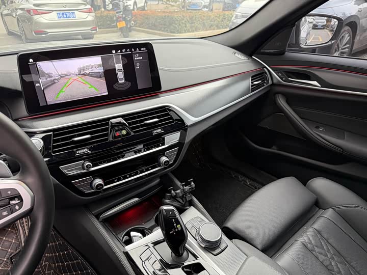 Фото 6 - BMW 5 Series