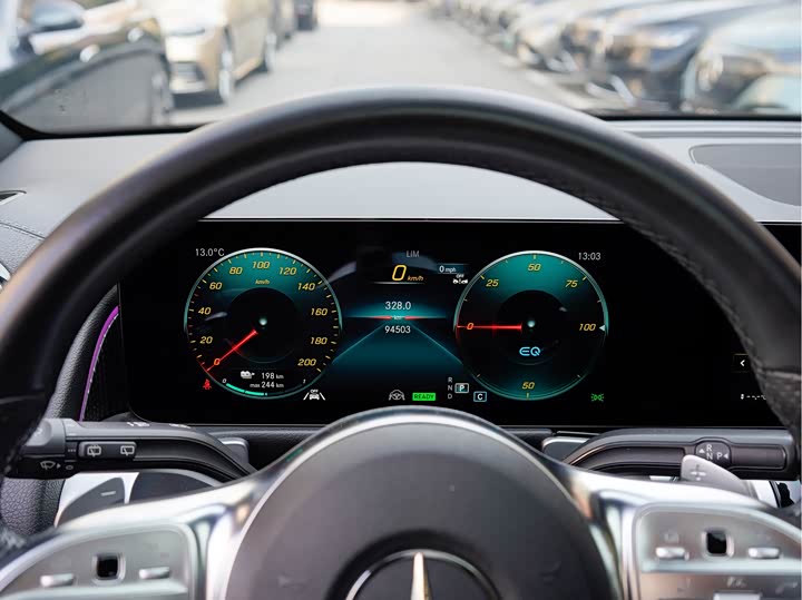 Фото 9 - Mercedes-Benz EQB